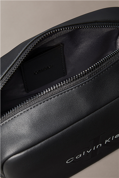 Calvin Klein Bold Dopp Kit Erkek El Çantası
