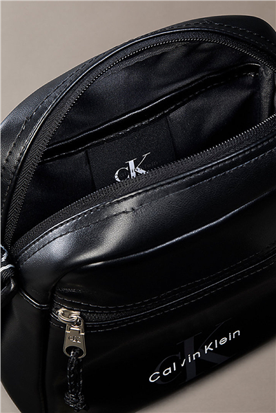 Calvin Klein Bold Logo Webbing Erkek Reporter Çanta Siyah