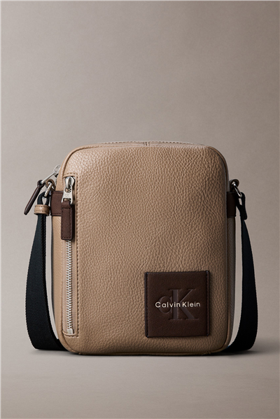 Calvin Klein Bold Pebble Ssnl Simple Erkek Reporter Çanta Kahverengi