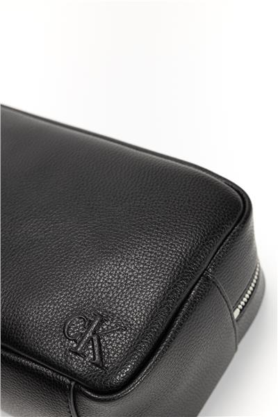 Calvin Klein Cargo Dopp Kit Erkek El Çantası