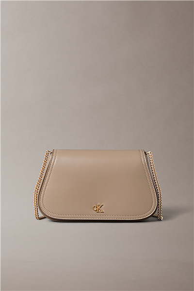 Calvin Klein Ck Curved Wallet On Kadın Cüzdan