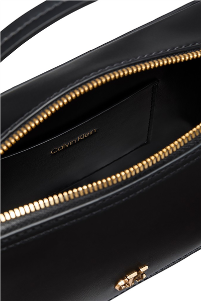 Calvin Klein Ck Hardware Camera Bag Kadın Mini Omuz Çantası Siyah