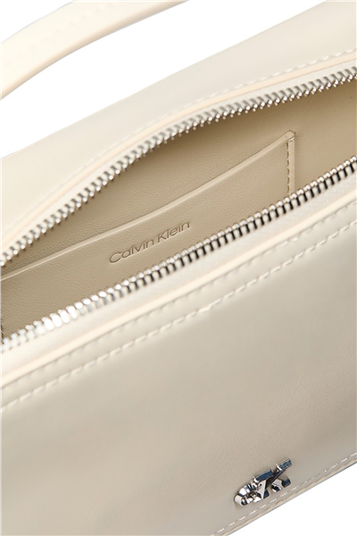 Calvin Klein Ck Hardware Camera Bag Kadın Mini Omuz Çantası Bej