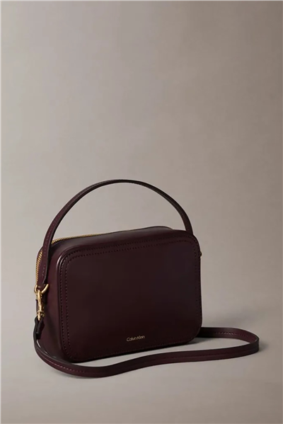 Calvin Klein Ck Hardware Camera Bag Kadın Mini Omuz Çantası Siyah