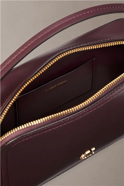 Calvin Klein Ck Hardware Camera Bag Kadın Mini Omuz Çantası Siyah