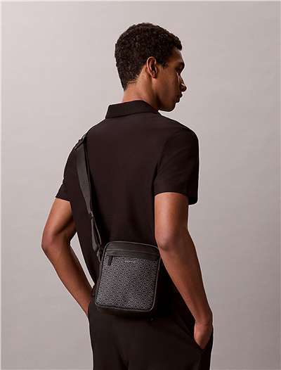 Calvin Klein Emblem Aop Coated Slim Erkek Reporter Çanta Siyah