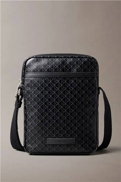 Calvin Klein Emblem Aop Coated Slim Erkek Reporter Çanta Siyah