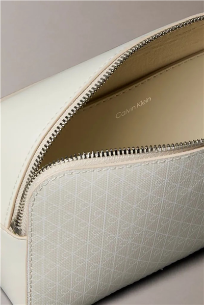 Calvin Klein Emblem Aop Elongated Camera Bag Kadın Mini Omuz Çantası