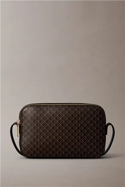 Calvin Klein Emblem Aop Elongated Camera Bag Kadın Mini Omuz Çantası