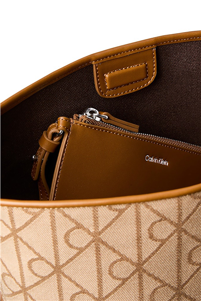 Calvin Klein Emblem Aop Jacquard Bucket Kadın Omuz Çantası