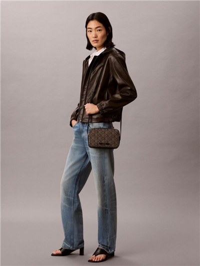 Calvin Klein Emblem Aop Jacquard Camera Bag Kadın Mini Omuz Çantası Yeşil