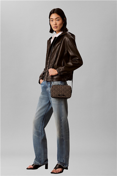 Calvin Klein Emblem Aop Jacquard Camera Bag Kadın Mini Omuz Çantası Yeşil
