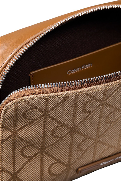 Calvin Klein Emblem Aop Jacquard Camera Bag Kadın Mini Omuz Çantası