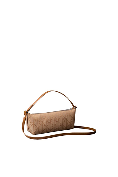 Calvin Klein Emblem Aop Jacquard Conv Bag Kadın Omuz Çantası
