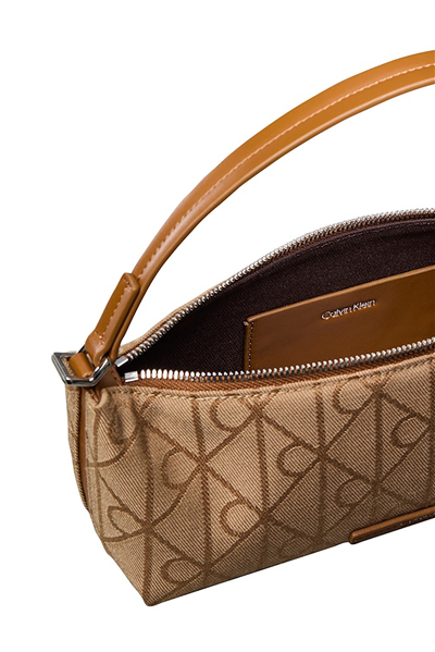 Calvin Klein Emblem Aop Jacquard Conv Bag Kadın Omuz Çantası