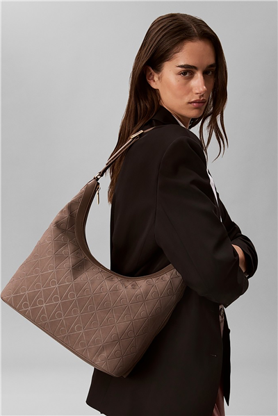 Calvin Klein Emblem Aop Sueded M Shoulder Bag Kadın Mini Omuz Çantası