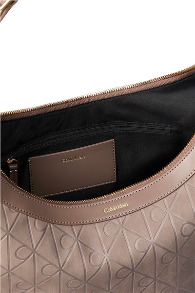 Calvin Klein Emblem Aop Sueded M Shoulder Bag Kadın Mini Omuz Çantası