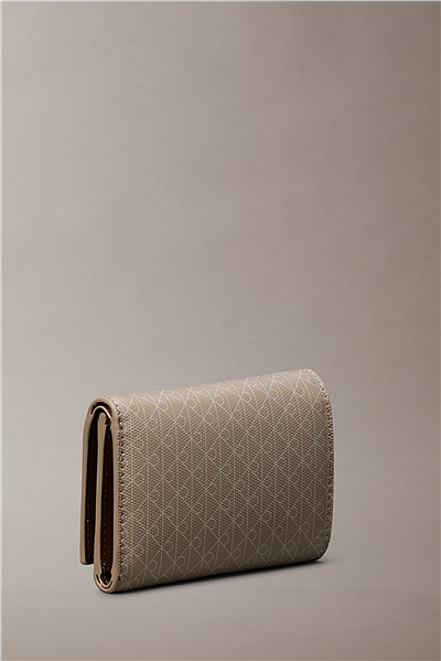 Calvin Klein Emblem Aop Trifold W/ Zip Pocket Kadın Kartlık