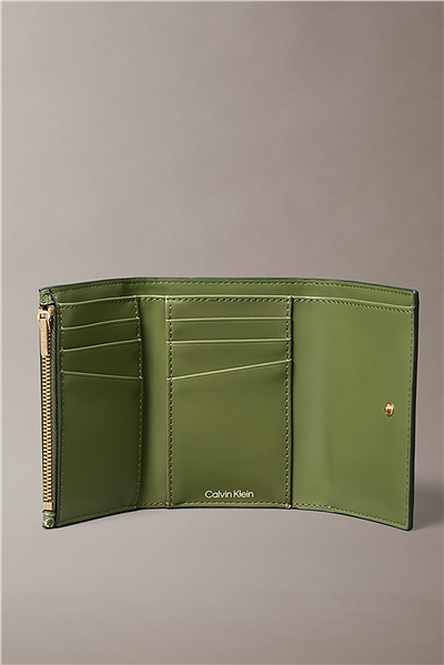 Calvin Klein Emblem Aop Trifold W/ Zip Pocket Kadın Kartlık