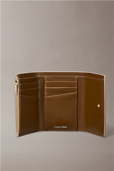 Calvin Klein Emblem Aop Trifold W/ Zip Pocket Kadın Kartlık