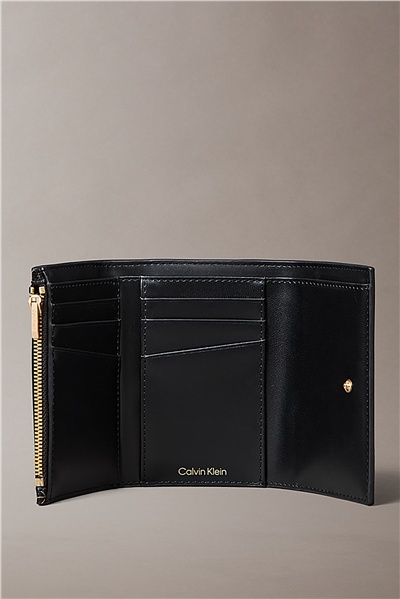 Calvin Klein Emblem Aop Trifold W/ Zip Pocket Kadın Kartlık