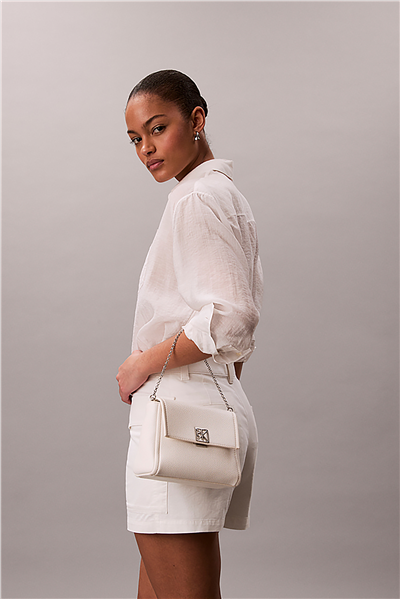 Calvin Klein Emblem Hw Pebble Cro Kadın Mini Omuz Çantası