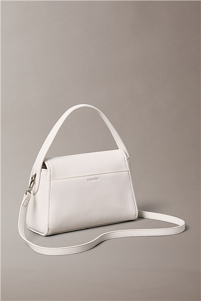 Calvin Klein Emblem Hw Pebble Sho Kadın Omuz Çantası