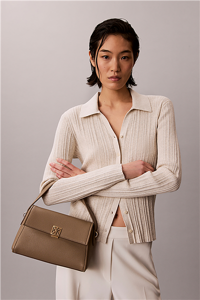 Calvin Klein Emblem Hw Pebble Sho Kadın Omuz Çantası