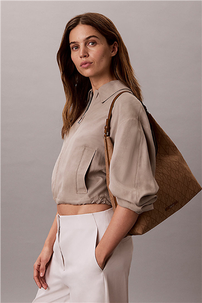 Calvin Klein Emblem Jacquard Shoulder Bag Kadın Omuz Çantası
