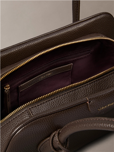 Calvin Klein Emblem Trio Pebble Shoulder Bag Kadın Omuz Çantası Kahverengi