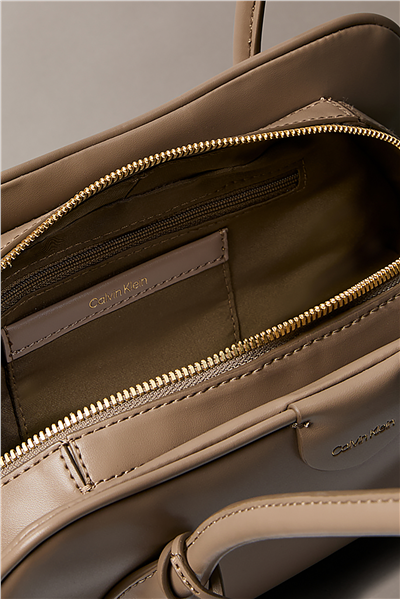 Calvin Klein Emblem Trio Shoulder Kadın Omuz Çantası