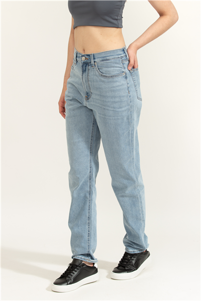 Calvin Klein Eu New Mom Jean Blue Rain Kadın Jean Pantolon