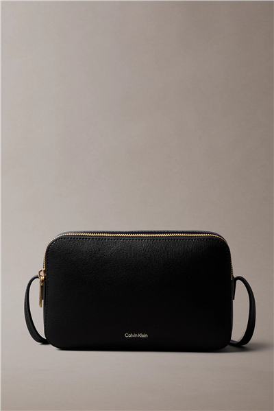 Calvin Klein Foil Logo Elongated Camera Bag Kadın Mini Omuz Çantası Çok Renkli