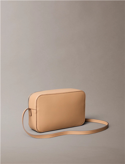 Calvin Klein Foil Logo Elongated Camera Bag Kadın Mini Omuz Çantası