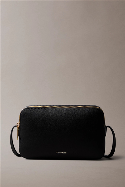 Calvin Klein Foil Logo Elongated Camera Bag Kadın Mini Omuz Çantası Çok Renkli