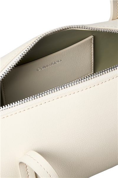 Calvin Klein Foil Logo Small Duffle Bag Kadın Spor Çantası Bej