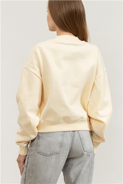 Calvin Klein Illuminated Box Logo Crew Neck Kadın Bisiklet Yaka Sweatshirt Sarı