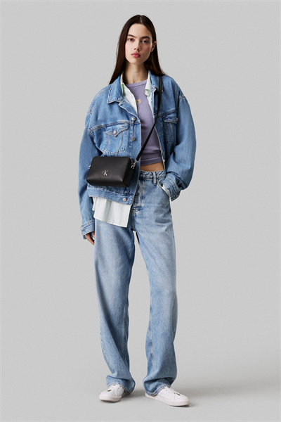 Calvin Klein Kadın Mini Omuz Çantası