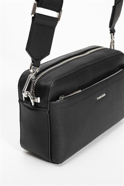 Calvin Klein Kadın Mini Omuz Çantası Siyah