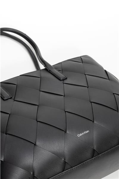 Calvin Klein Kadın Omuz Çantası