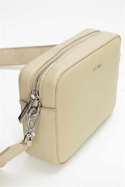 Calvin Klein Kadın Mini Omuz Çantası