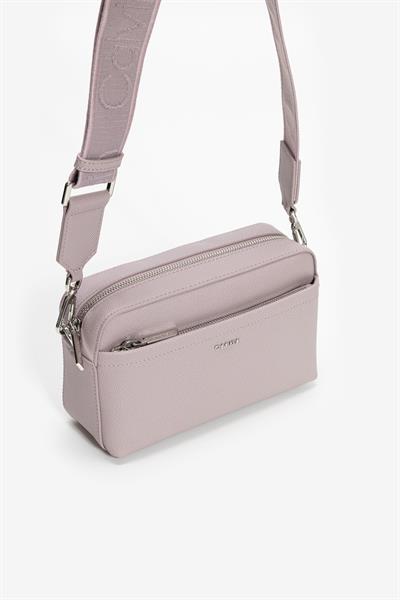 Calvin Klein Kadın Mini Omuz Çantası Mor