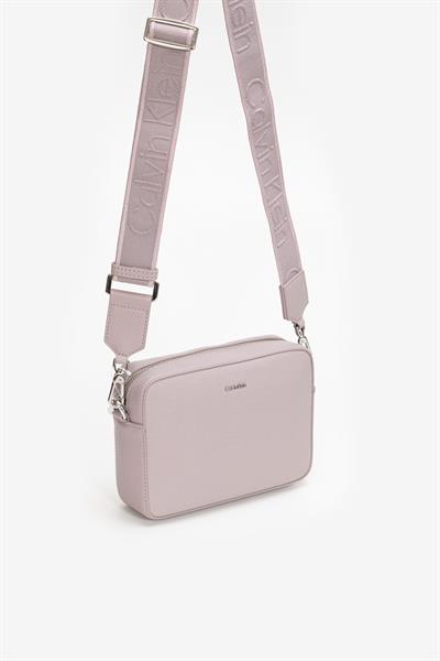 Calvin Klein Kadın Mini Omuz Çantası