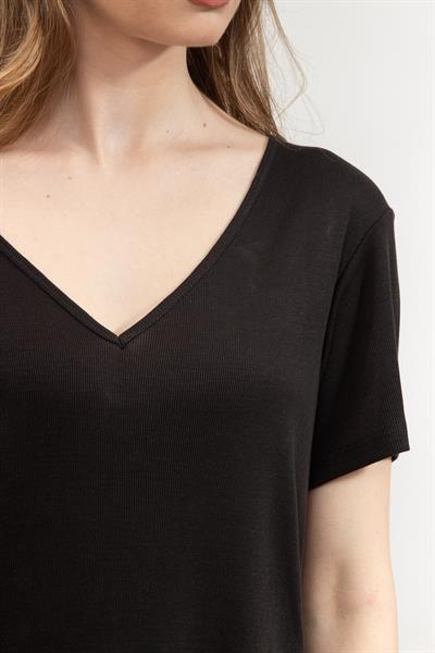 Calvin Klein Kadın V Yaka T-Shirt