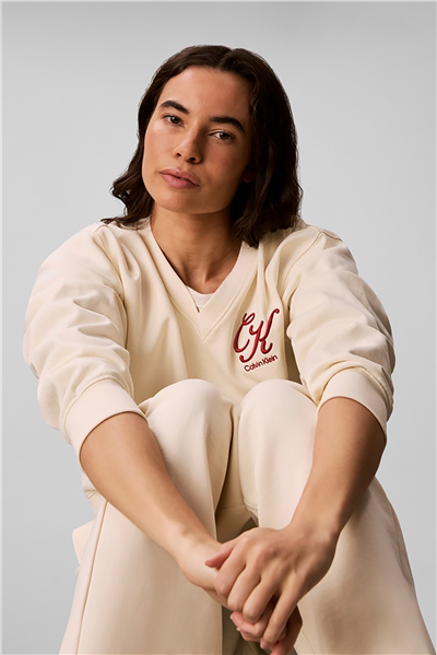 Calvin Klein Ls Premium Fleece Script Vneck P Kadın V Yaka Sweatshirt Bej