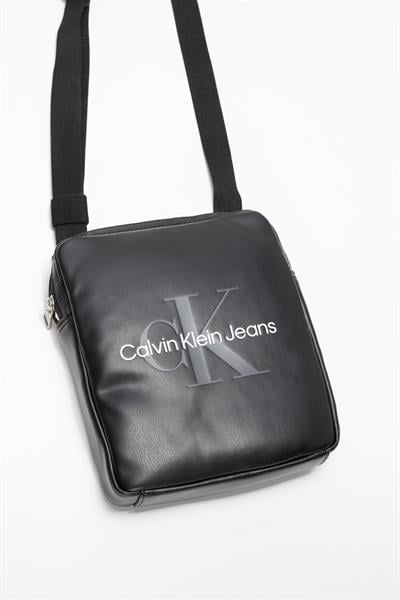 Calvin Klein Monogram Soft 18 Erkek Reporter Çanta