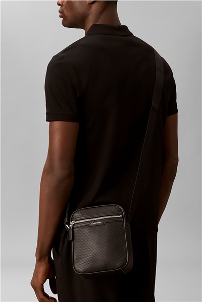 Calvin Klein Perforated Erkek Reporter Çanta Siyah