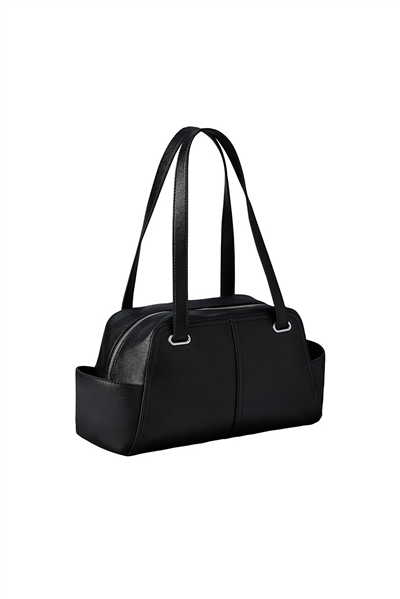 Calvin Klein Pockets Monologo Shoulder Bag Kadın Mini Omuz Çantası Siyah