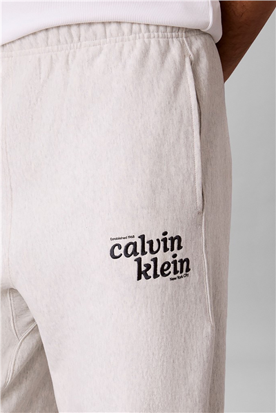 Calvin Klein Premium Terry Graphic Jogger Erkek Eşofman Altı Beyaz