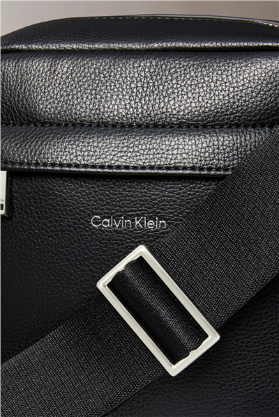 Calvin Klein Raised Erkek Reporter Çanta Siyah